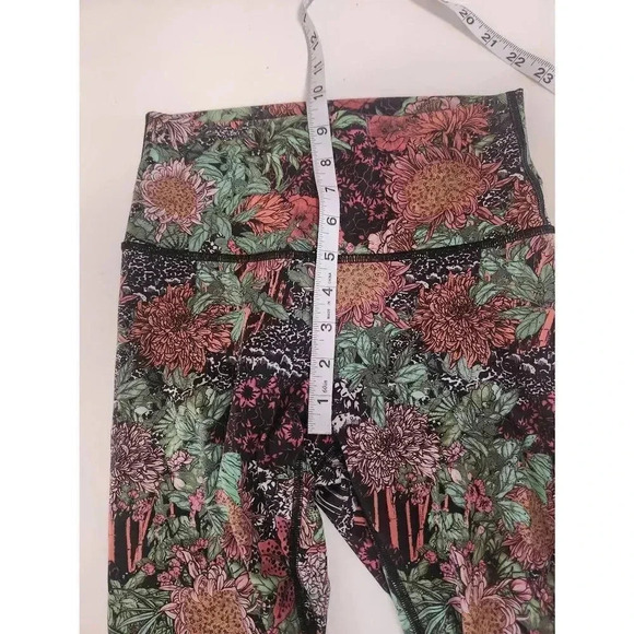 Lululemon Wunder Under High Rise Zen Garden Floral Size 4. NWOT. - Picture 6 of 7